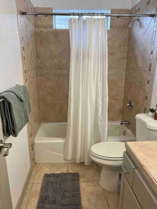 Spacious Getaway! Pool, Spa, Sleeps 9 Lake Havasu City Exterior foto